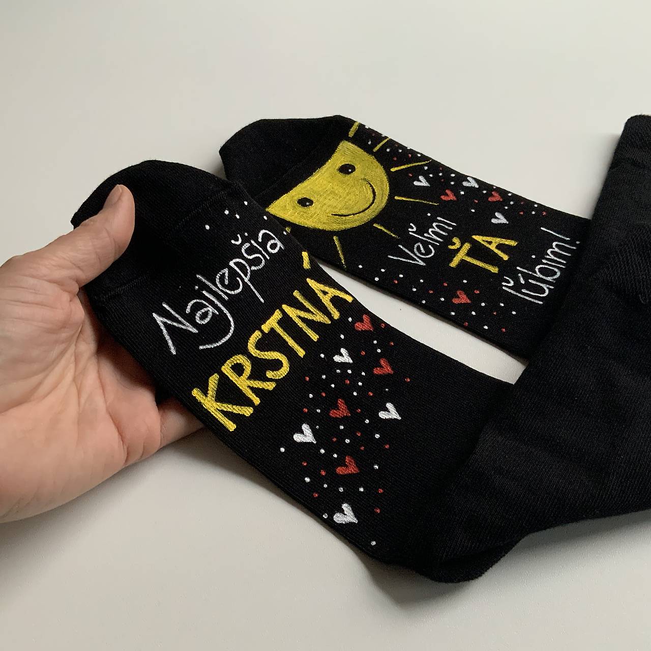 Maľované ponožky pre najlepšiu /výnimočnú KRSTNÚ (Čierne)