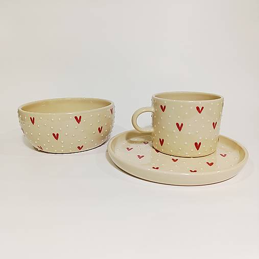 Miska srdiečková s bodkami