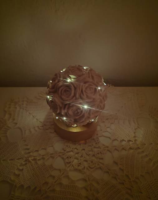 Svietidlá - 🌹 Svietiaca dekoratívna ruža – teplé biele svetlo (na batérie) - 18038666_