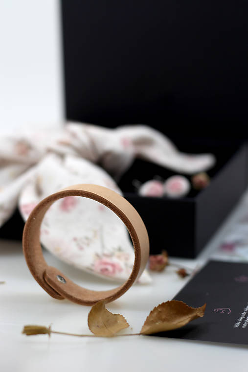 Darček pre ňu - Exkluzívny set, Prémiová ľanová šatka v darčekovej krabici