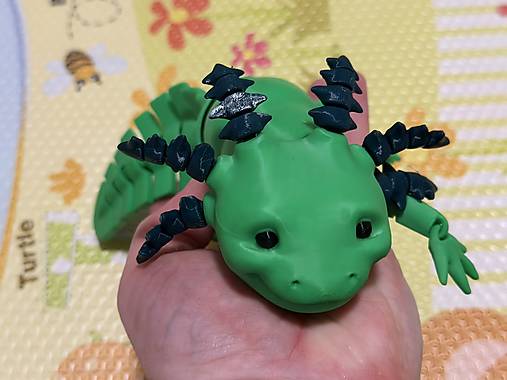Axolotl – ohybná figúrka v rôznych farebných variantoch