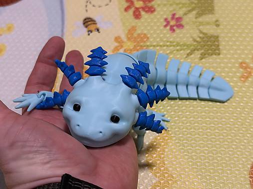 Axolotl – ohybná figúrka v rôznych farebných variantoch