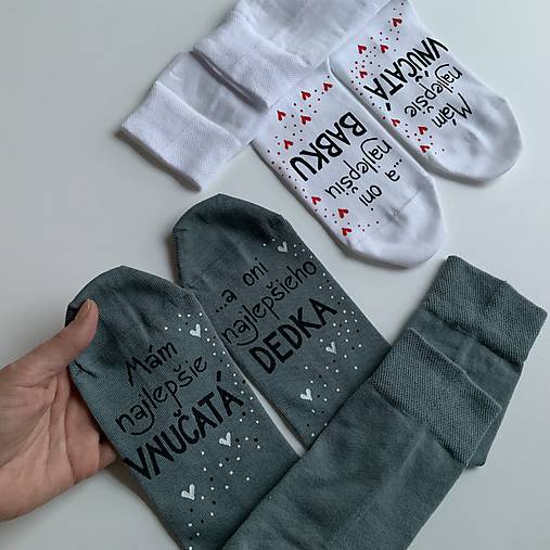 Maľované ponožky pre najlepšiu BABKU/najlepšieho DEDKA, ktorá má najlepšie vnúčatká (sivé pre dedka)