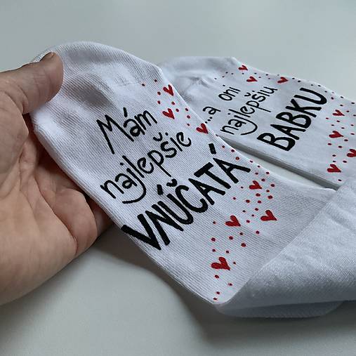 Maľované ponožky pre najlepšiu BABKU/najlepšieho DEDKA, ktorá má najlepšie vnúčatká (V čierno červenej kombinácii maľby)