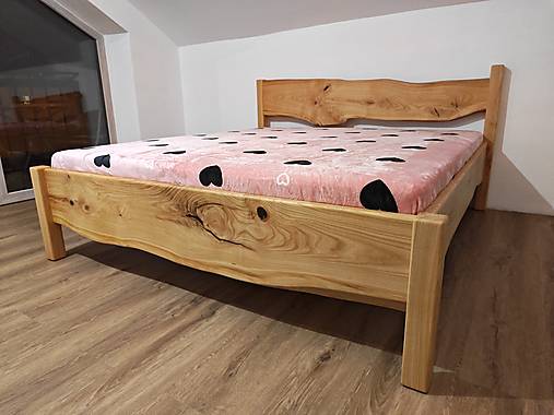 Nábytok - Posteľ z čerešňového dreva - 18042247_