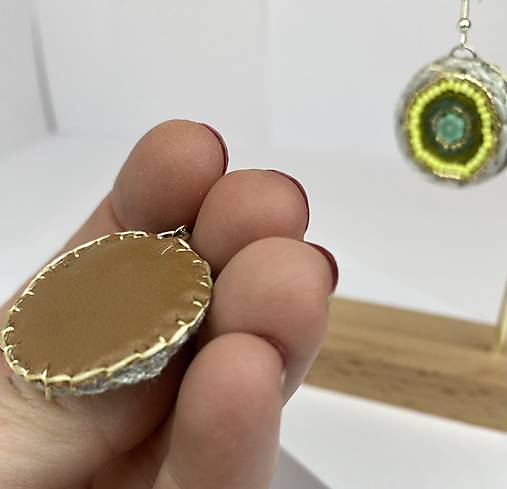 Náušnice vyšívané  kulaté korálkové