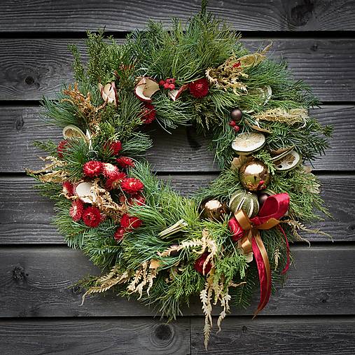 Dekorácie - Zeleno - červený veniec - 18041274_