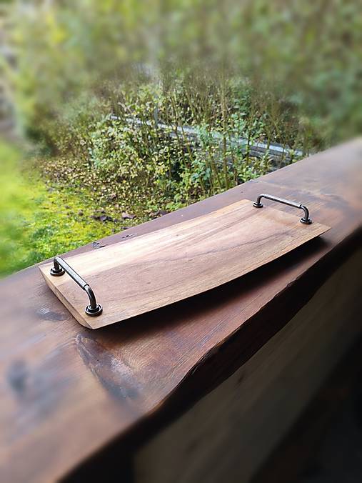 Servírovací podnos