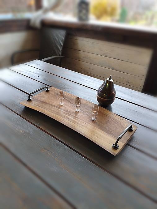 Servírovací podnos