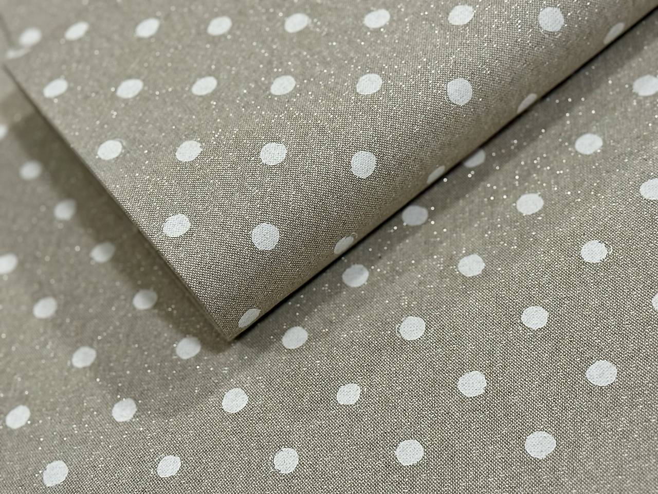 BAVLNA DEKOR /BIELA BODKA NA ZLATOM PODKLADE