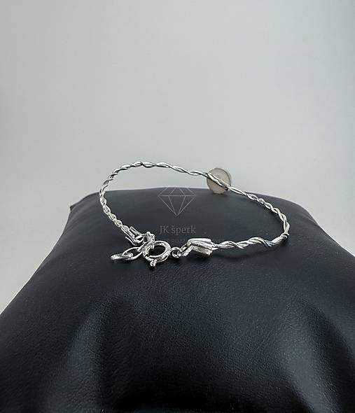 Jemný strieborný 925/1000 náramok s riečnou perlou