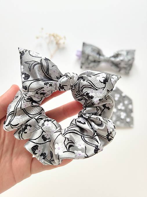 Sivý kvietkovaný set