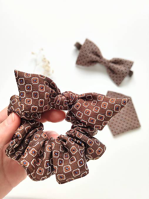 Hnedý vzorovaný set