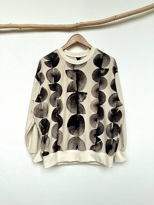 Mikiny - ručne maľovaná mikina_čierny vzor - 18048324_