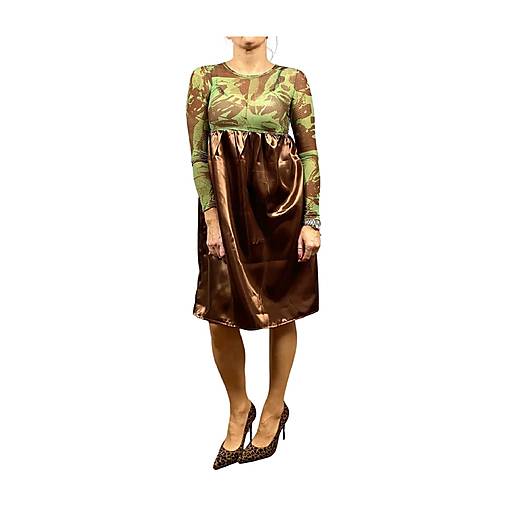 Elegantí extravagantní šaty