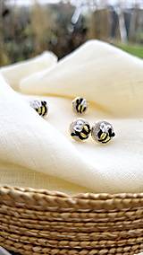 Náušnice - Zlaté včielky - ľanové, ručne vyšívané náušnice (Gold plating 24kt) - 18049686_