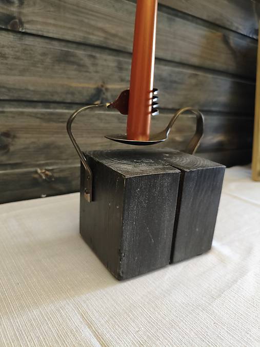 Dekoračný svietník