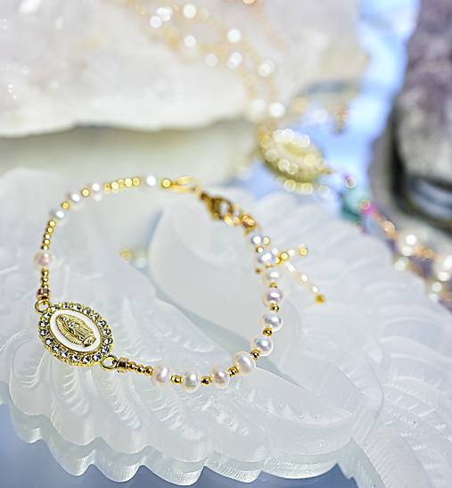 Dámsky ruženec na ruku z riečnych perál