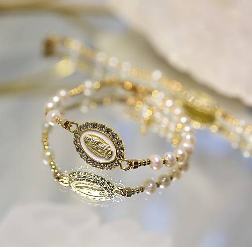 Dámsky ruženec na ruku z riečnych perál