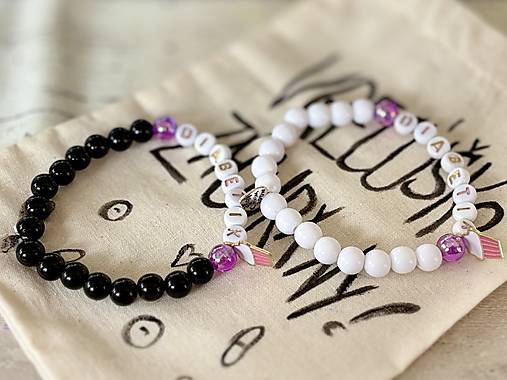 Náramky vyrábané s artritídou a s láskou