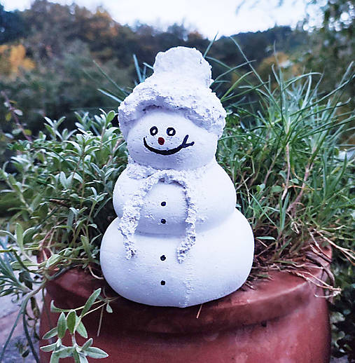 Dekorácie - Snehuliak z betónu - 18050105_