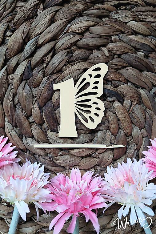 Dekorácie - Rozprávkové drevené čísla s motýlim krídlom - zápich do torty  (Číslo 1) - 18050596_