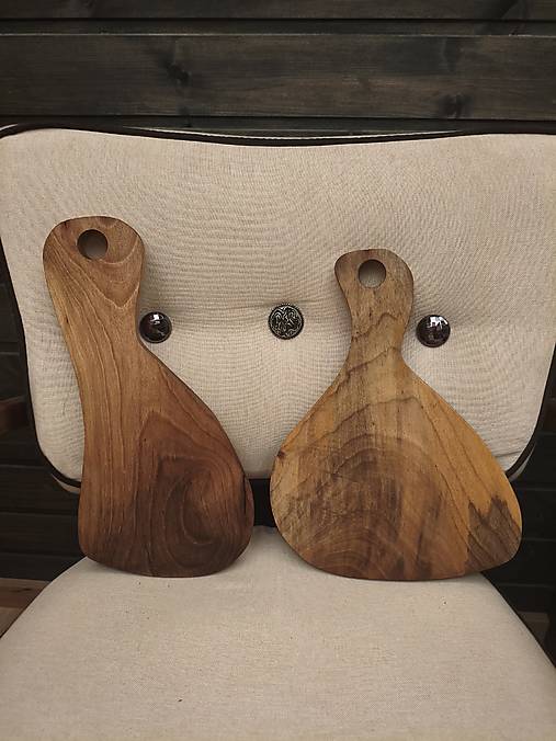 Lopáre z čierného orechu