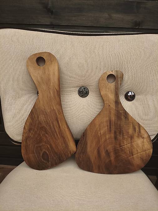 Lopáre z čierného orechu