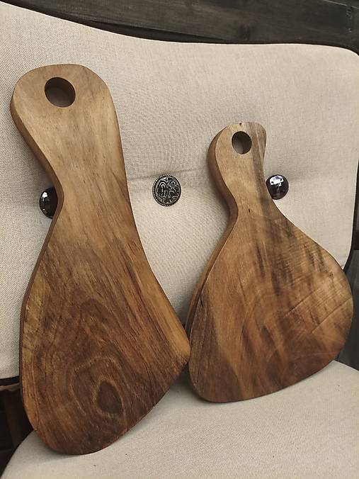 Lopáre z čierného orechu