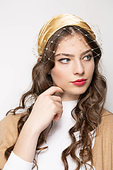 Ozdoby do vlasov - Spoločenský klobúčik s drapovaným hodvábom v retro štýle, elegantná široká čelenka z hodvábu na svadbu, príležitosti - 18051335_