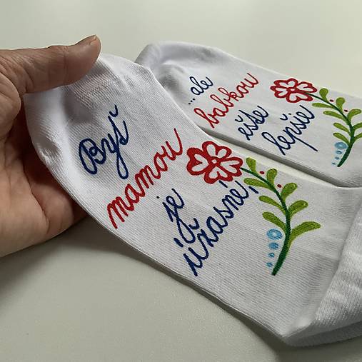Maľované ponožky pre šťastnú mamu a babku (folk)