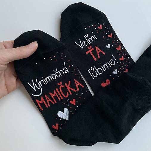 Maľované ponožky pre MAMU (čierne s nápisom: "výnimočná MAMA...”)