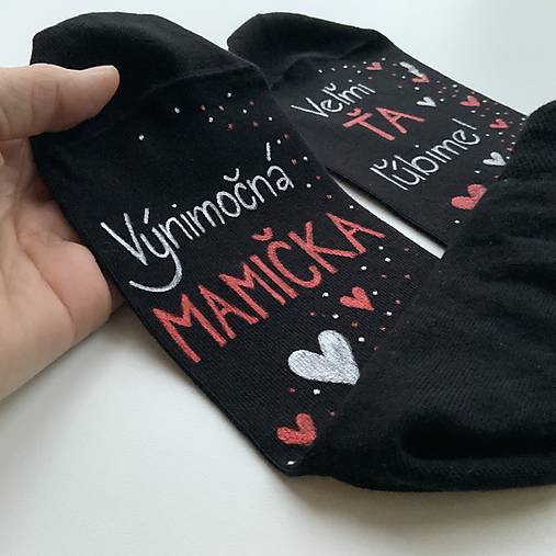 Maľované ponožky pre MAMU (čierne s nápisom: "výnimočná MAMA...”)