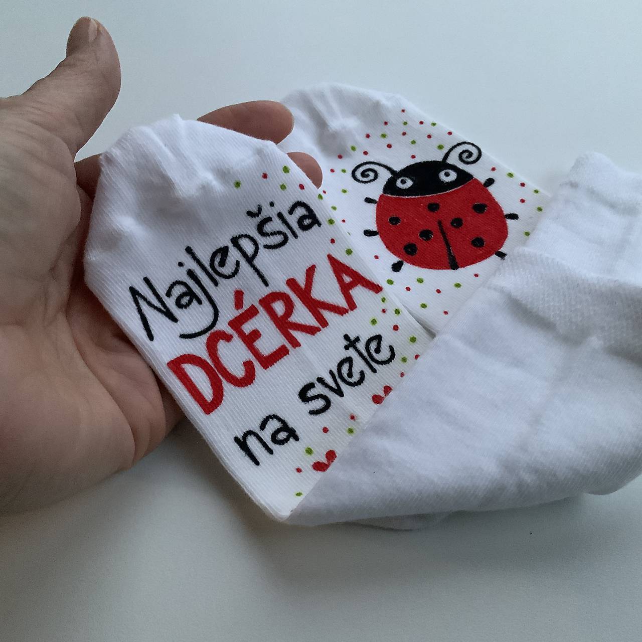 Detské maľované ponožky s lienkou a nápisom: "Najlepšia dcérka na svete"