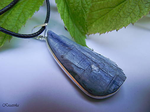 Náhrdelníky - Pozdrav z neba....(surový kyanit) - 18053561_