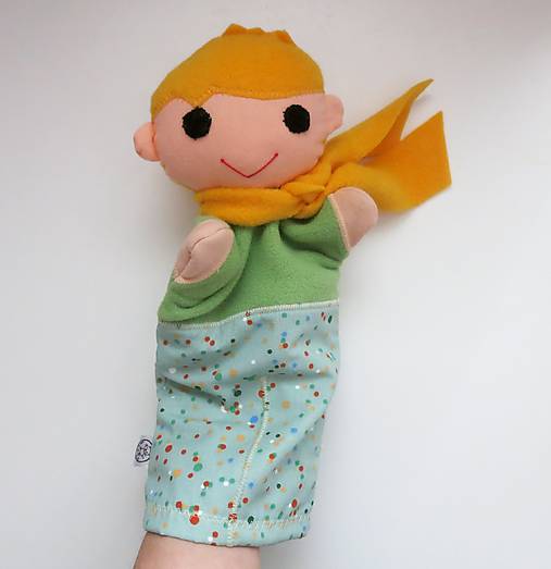 Maňuška Malý princ - v nohaviciach s farebnými bodkami