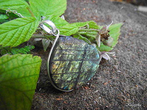 Náhrdelníky - Nový začiatok.........(surový labradorit) - 18054774_