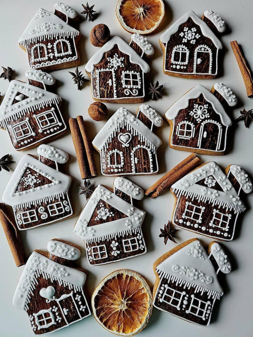 Dekorácie - Medovníková chalúpka - dekór dreva - 18056477_