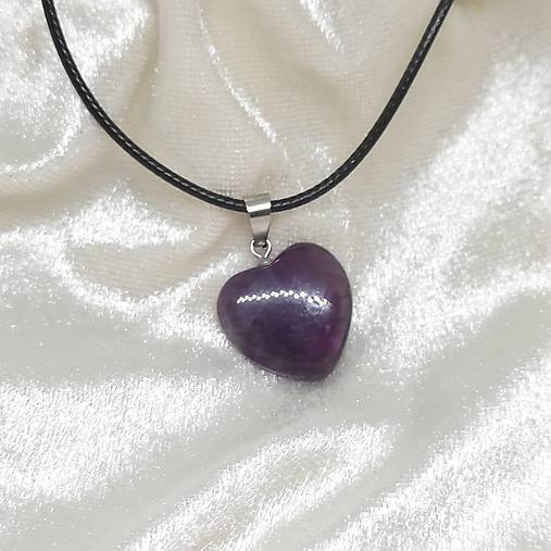 Prívesok srdce z minerálu (ametyst 20mm+šnúrka)
