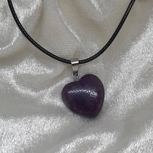 Prívesok srdce z minerálu (ametyst 20mm+šnúrka)