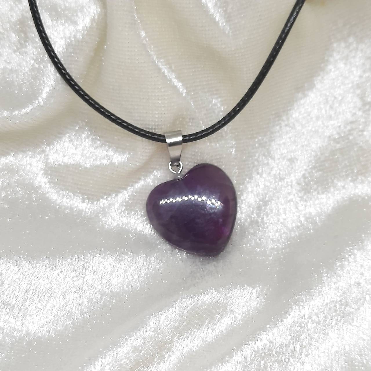Prívesok srdce z minerálu (ametyst 20mm+šnúrka)