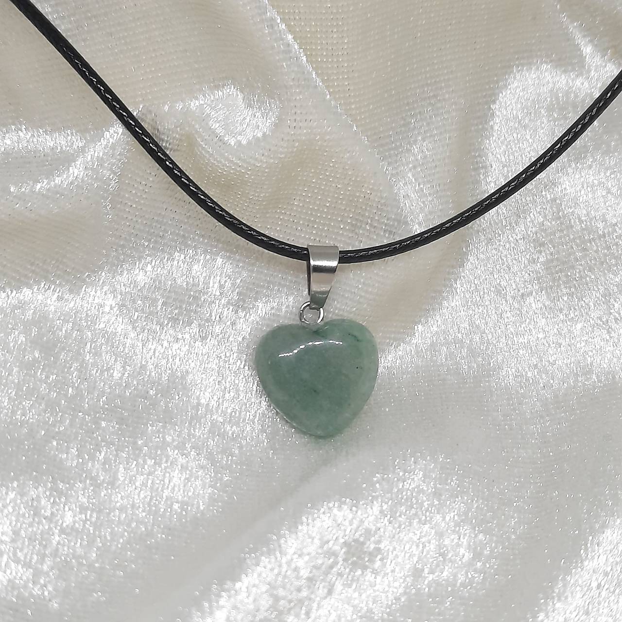 Prívesok srdce z minerálu (aventurín15mm+šnúrka)