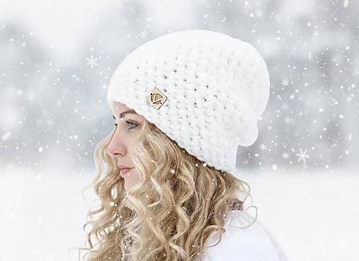 Čiapky, čelenky, klobúky - Čarovná zima - ručne háčkovaná čiapka bez žmolkov (Biela) - 18058364_