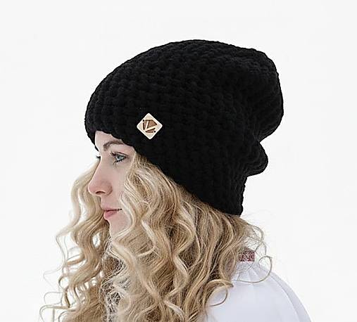 Čiapky, čelenky, klobúky - Čarovná zima - ručne háčkovaná čiapka bez žmolkov (Čierna) - 18058429_