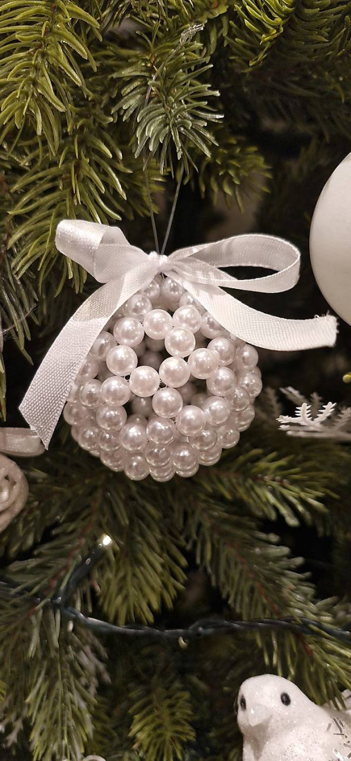 Vianočná perlová guľa