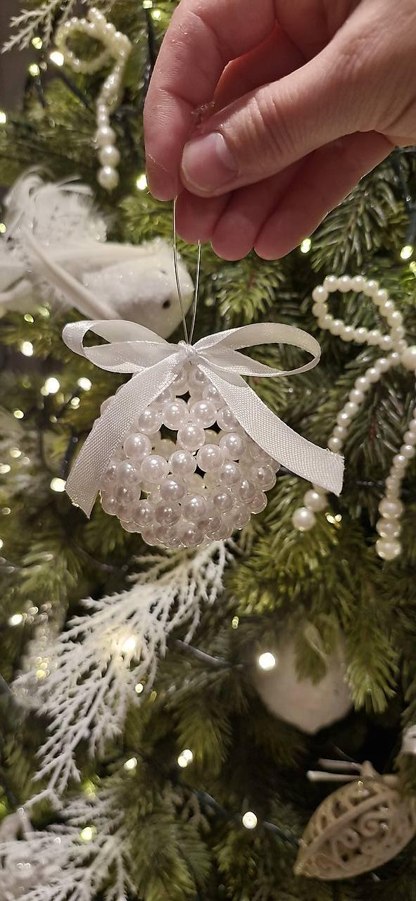 Vianočná perlová guľa