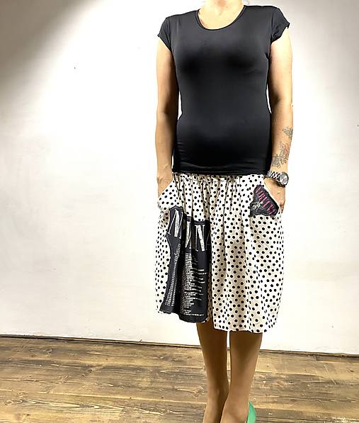 Sukně lněná s puntíkem a aplikací  Nirvana