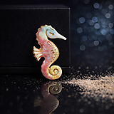  - Morský koník červený - porcelánová brošňa - 18061746_