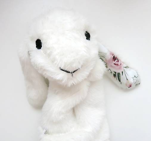 Maňuška zajko huňatý - Biely s kvietkovými uškami