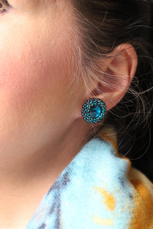 Decentná elegancia SET - napichovacie náušnice a náhrdelník